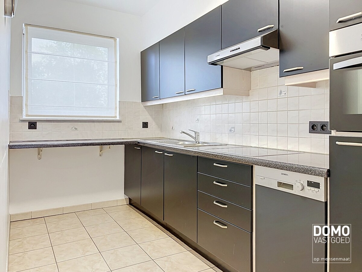 RUIM APPARTEMENT MET 3 SLAAPKAMERS EN TERRAS TE HASSELT 