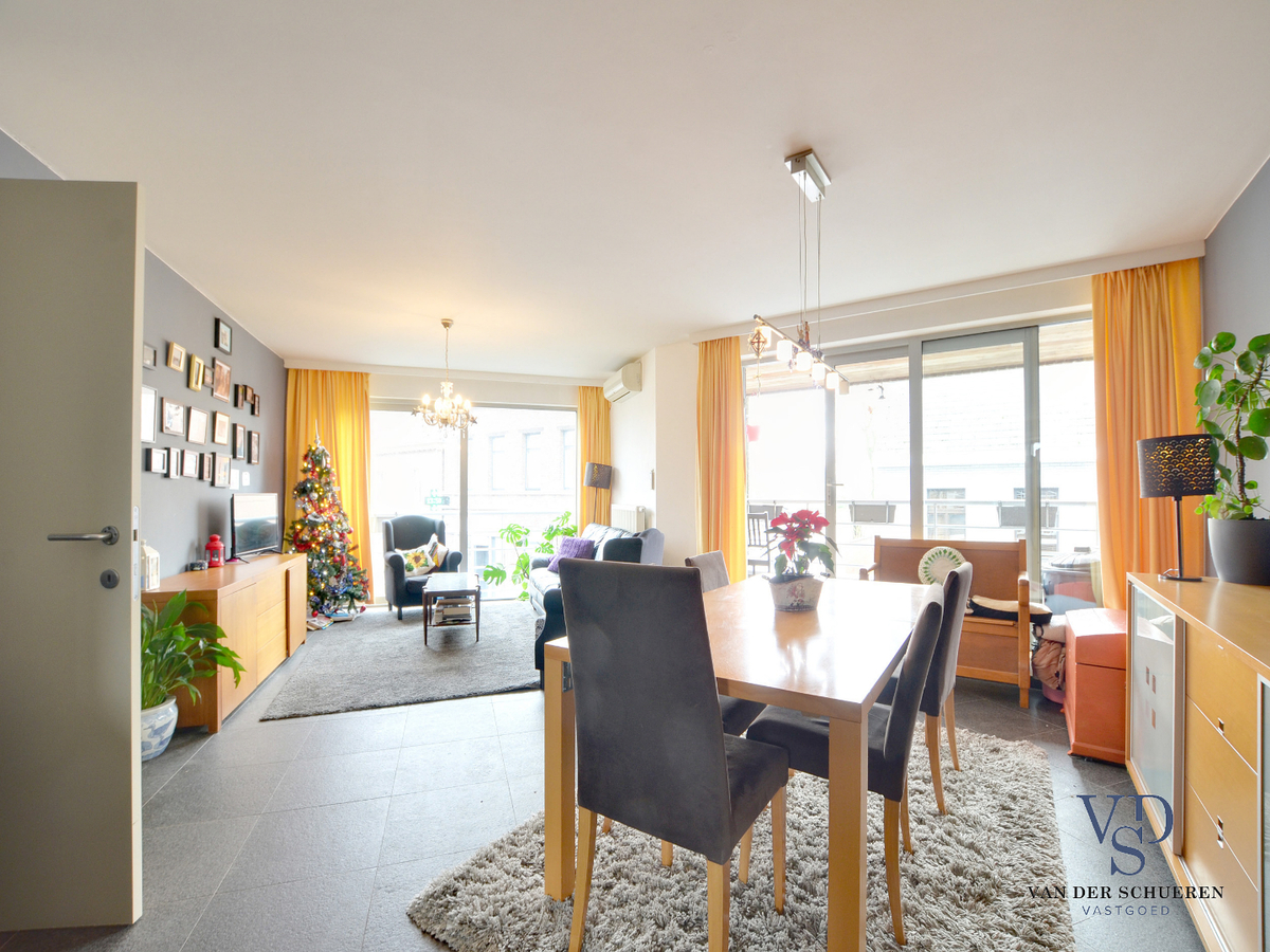 Energiezuinig 2 slp-appartement met terras én staanplaats ! 