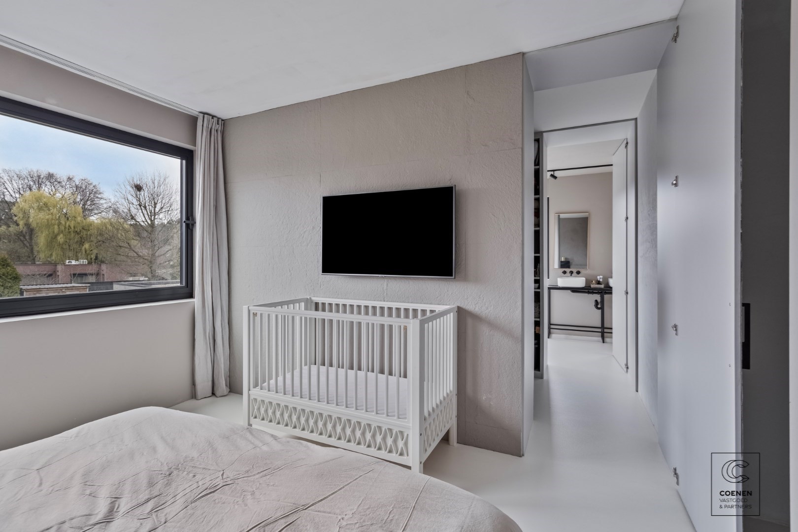 Prachtig verder af te werken HOB van 320 m² in een doodlopende straat! 