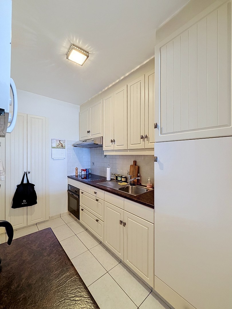 Prêt à emménager, appartement d'une chambre avec vue sur la mer. 