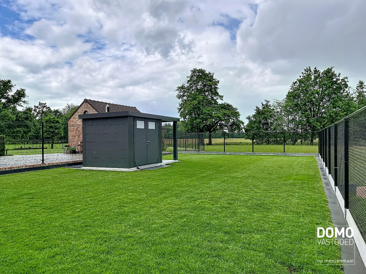 PRACHTIGE WONING MET 3 SLAAPKAMERS EN TUIN 