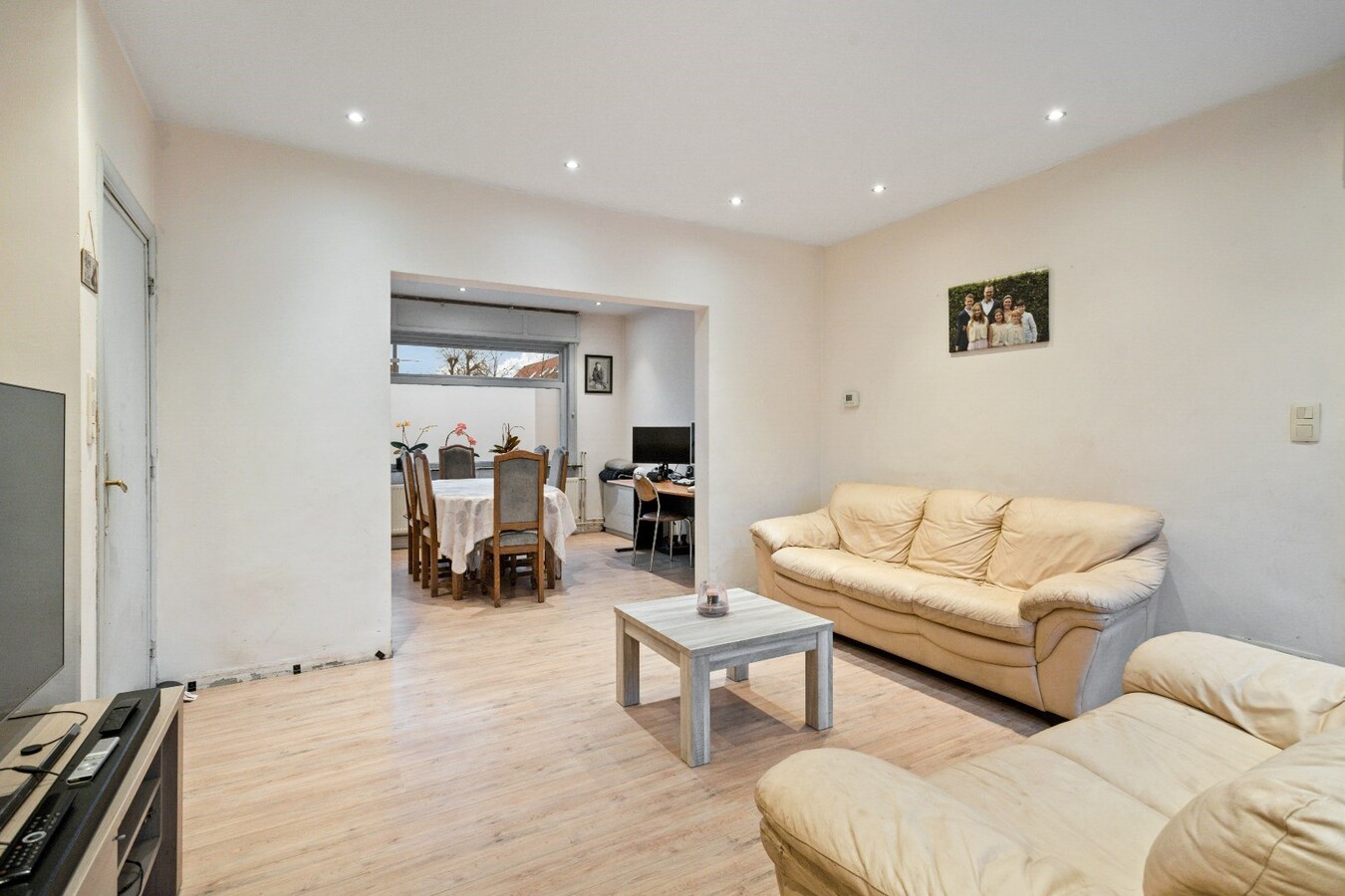 Centraal gelegen woning op ruim perceel van 721m² 