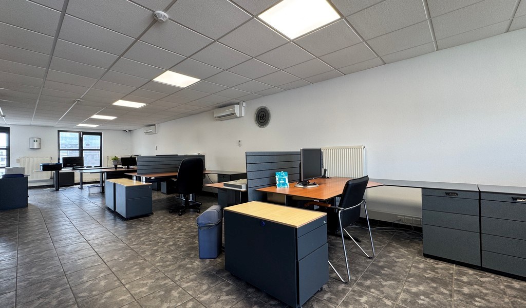 Instapklaar kantoor te huur aan N120 te Deurne