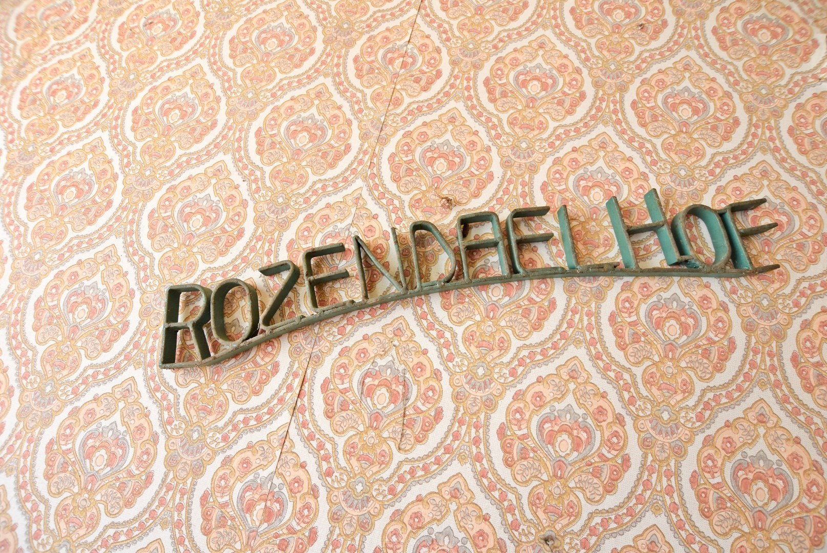 Te renoveren hoeve met veel potentieel in Alveringem. 