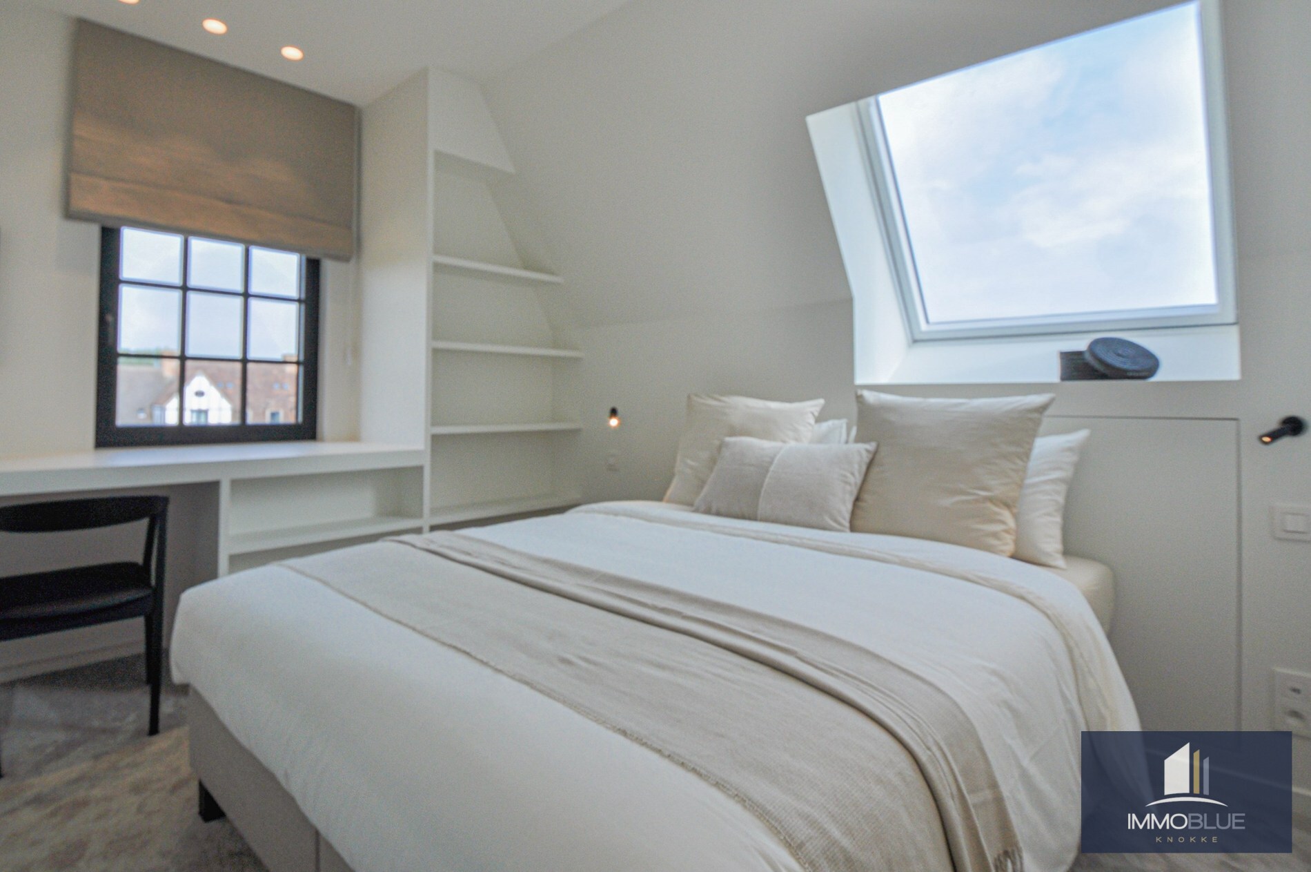 Villa entièrement rénovée située au calme en bordure de la Zoute. 