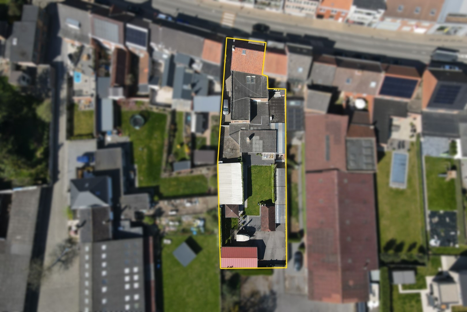 Ruime handelswoning in het centrum van Aartrijke 