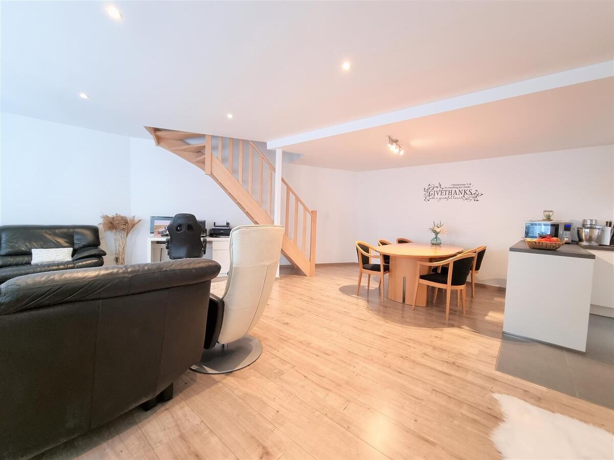 Volledig gerenoveerde, centraal gelegen woning - Heist 