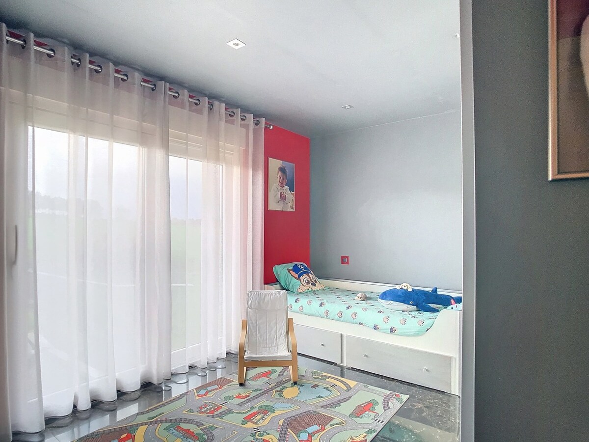 Paardeneigendom met villa, luxe en comfort in Harzé/Aywaille op ca.8,5ha 