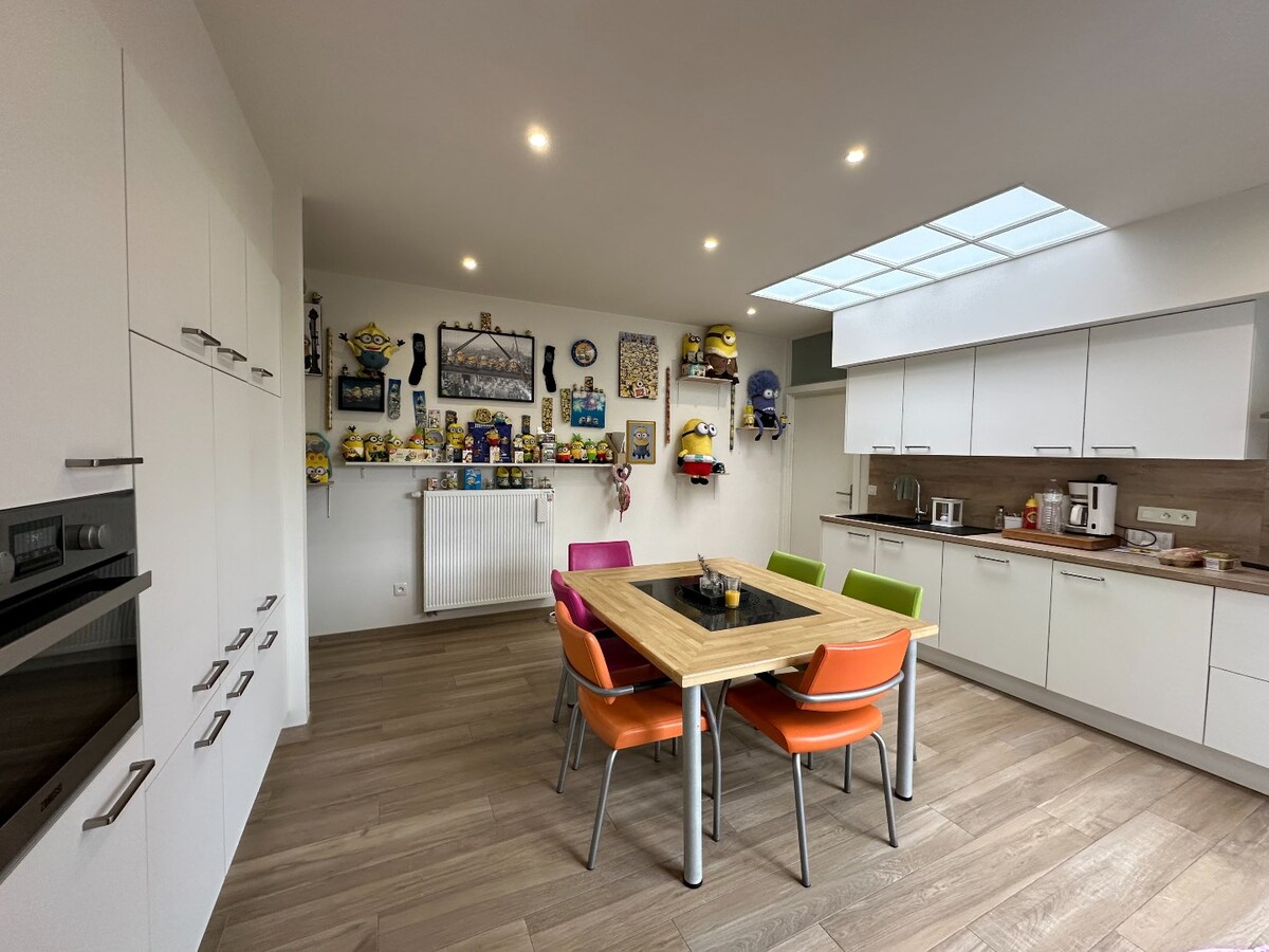 Ruime 3-slaapkamerappartement in het centrum van Merkem 