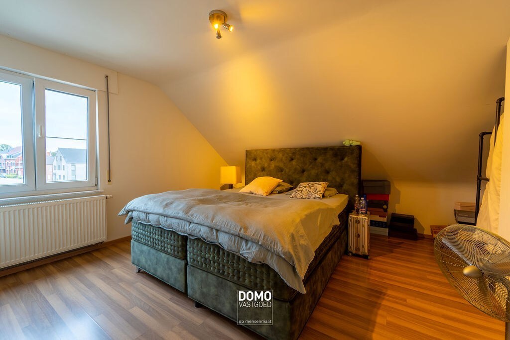 INSTAPKLAAR DUPLEXAPPARTEMENT MET TERRAS EN AUTOSTANDPLAATS IN HEUSDEN-ZOLDER 