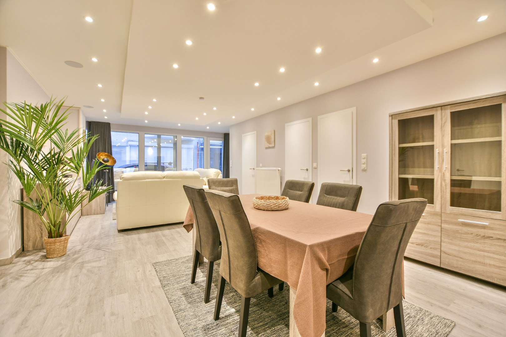Gerenoveerd appartement met 2 slaapkamers te koop op toplocatie te Blankenberge! 
