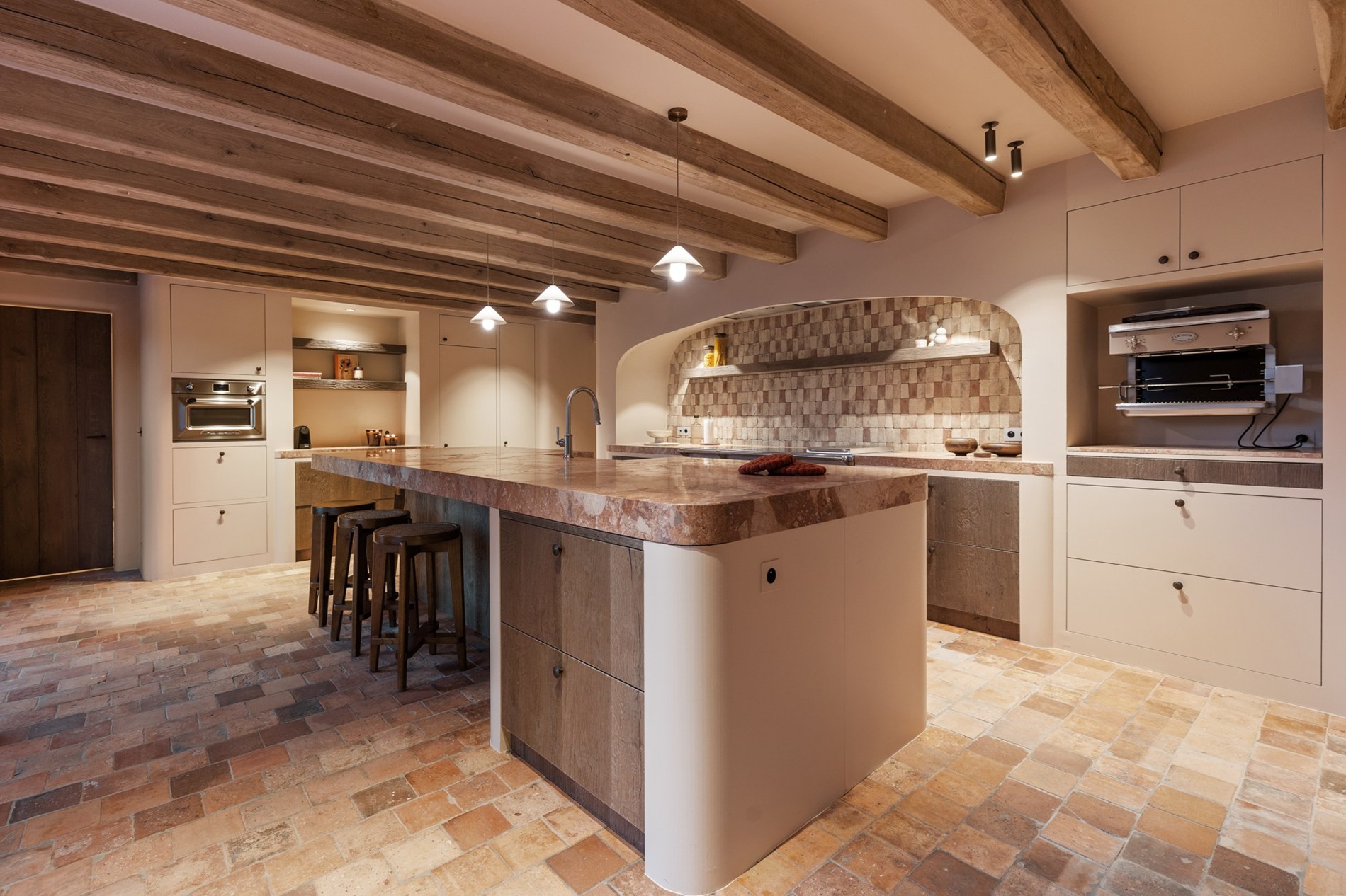 Authentiek gerenoveerde hoeve te Varsenare — een uitzonderlijk landelijke eigendom nabij Brugge 