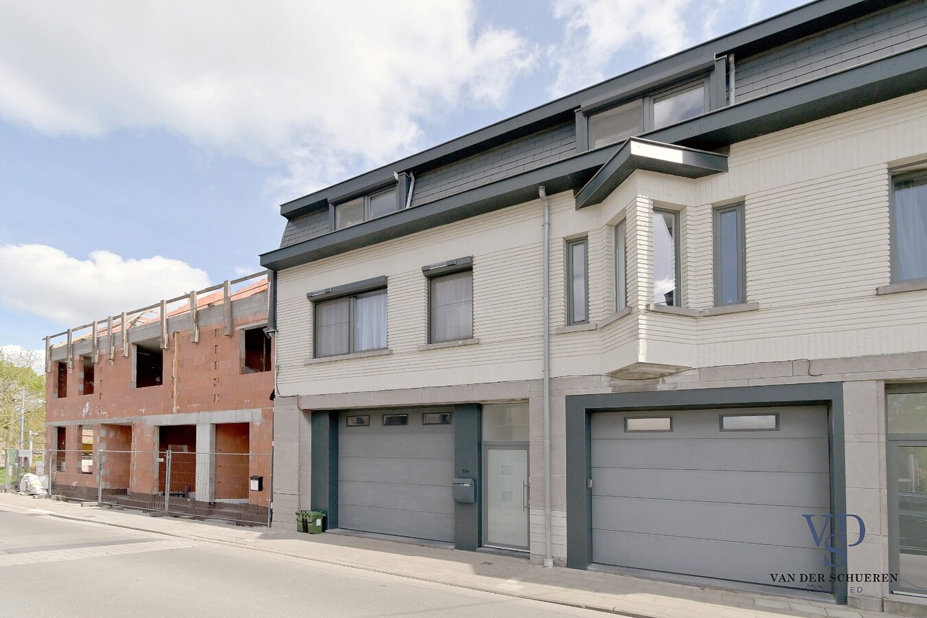 Ruime, instapklare gezinswoning in centrum Gavere. 