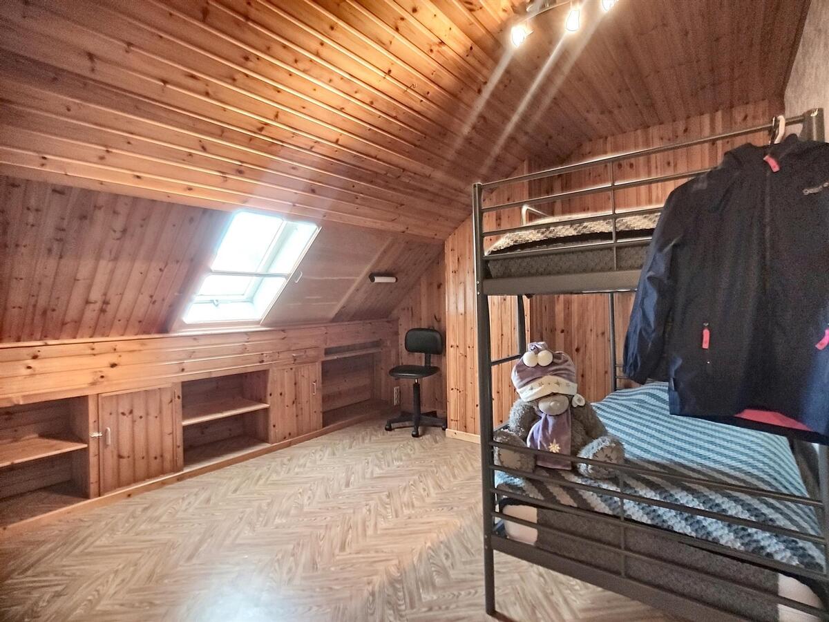 Grote gezinswoning met aangenaam zonneterras - Heist 