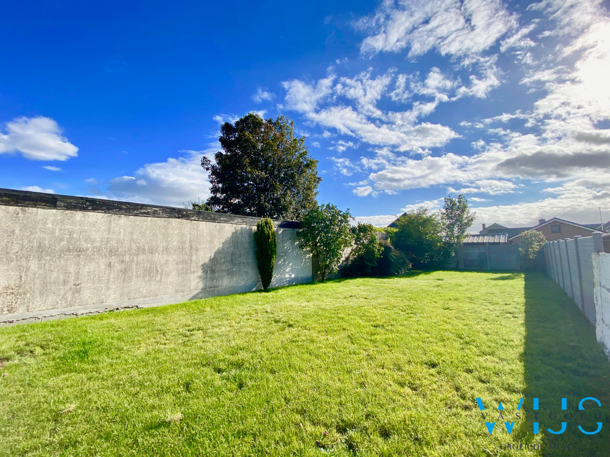 Op te frissen woonhuis op een mooi perceel te Ertvelde ! 