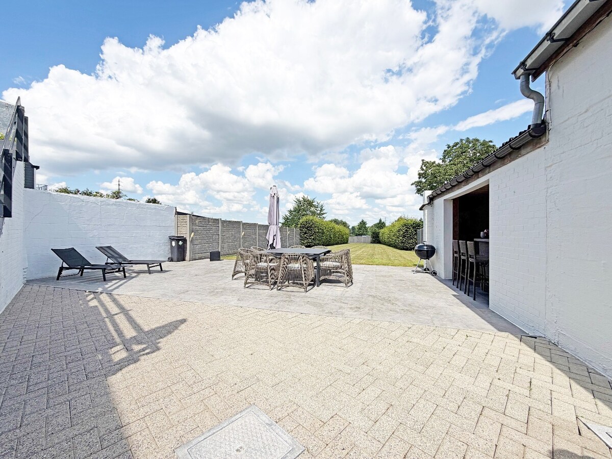 Hedendaagse, energiezuinige gezinswoning nabij centrum Herzele 