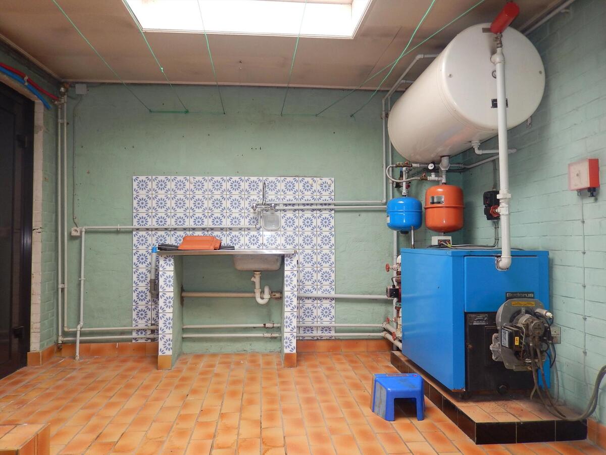 Ruime woning met zuidgerichte tuin 