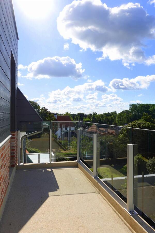 Prachtig nieuwbouwappartement met garage 