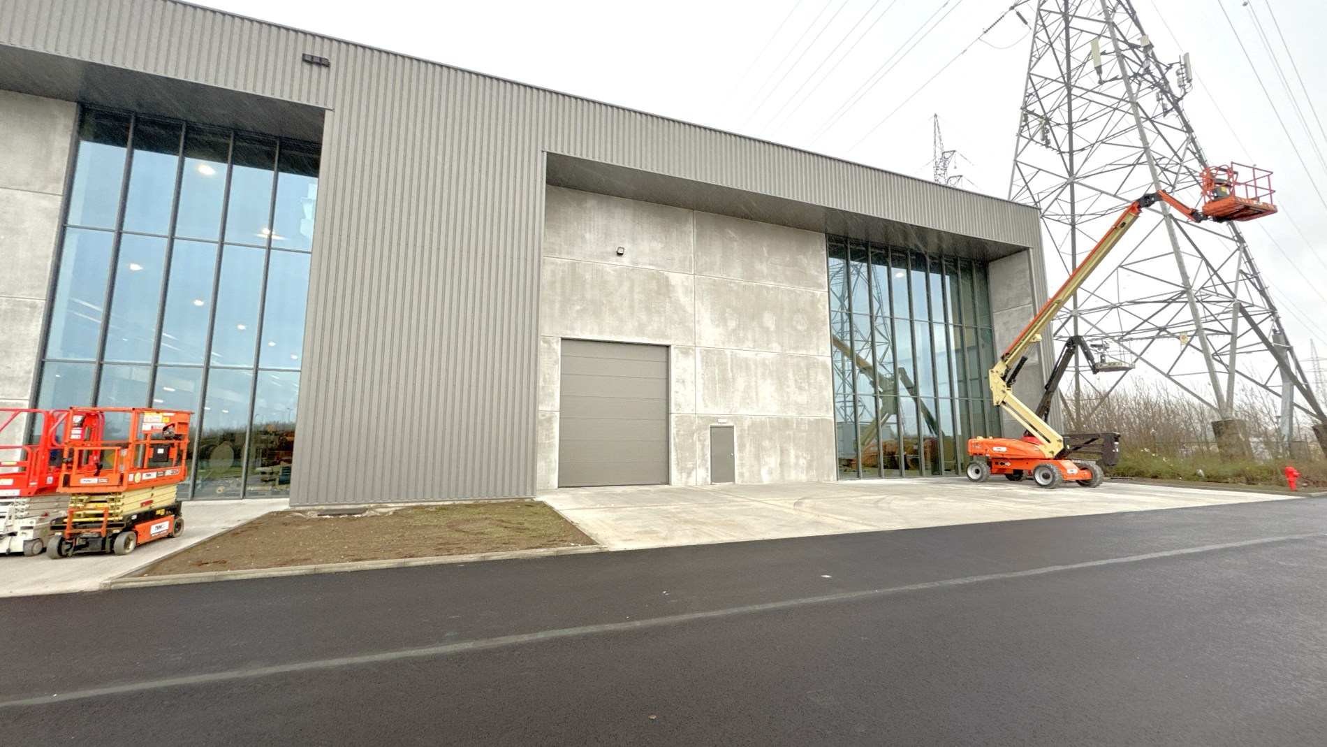 Nieuwbouw magazijn en kantoor te huur in West Port Zwijndrecht