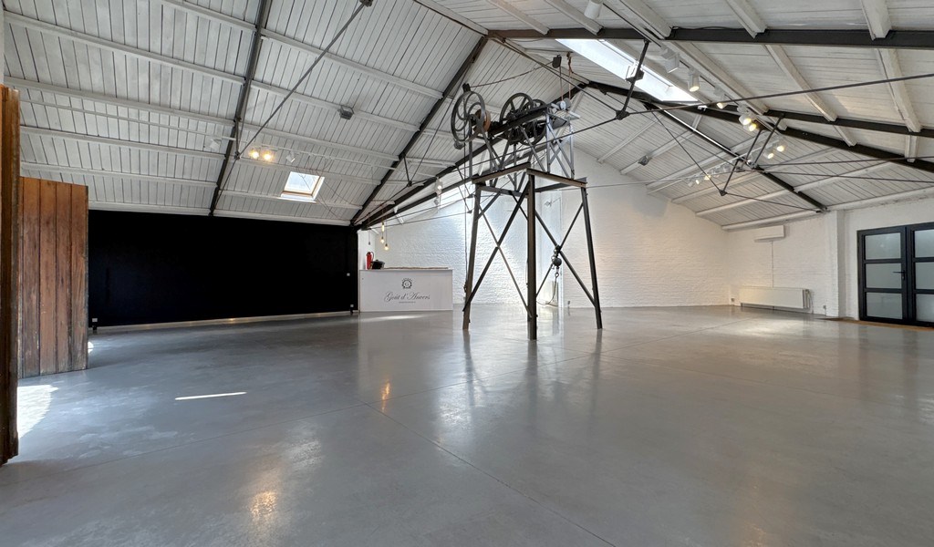 Kantoren en showrooms te huur in loftgebouw te Antwerpen