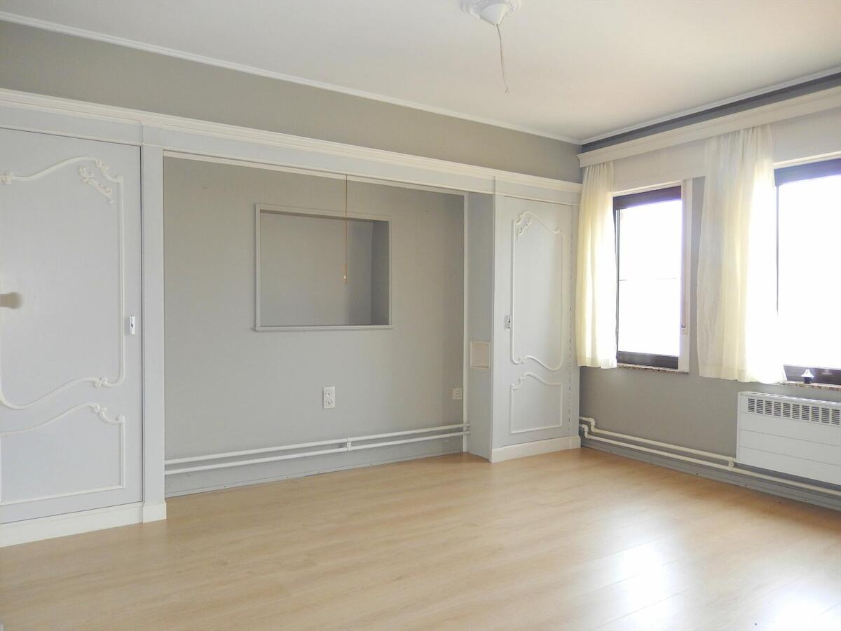 Ruime woning met zuidgerichte tuin 