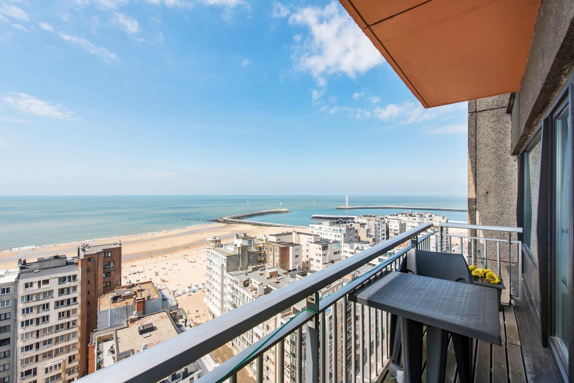 LUXUEUS VAKANTIE APPARTEMENT MET ZICHT OP ZEE EN STAD 