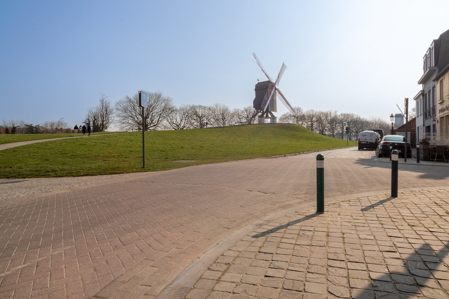 Subliem gelegen en knap gerenoveerd huis in het Sint-Annakwartier 
