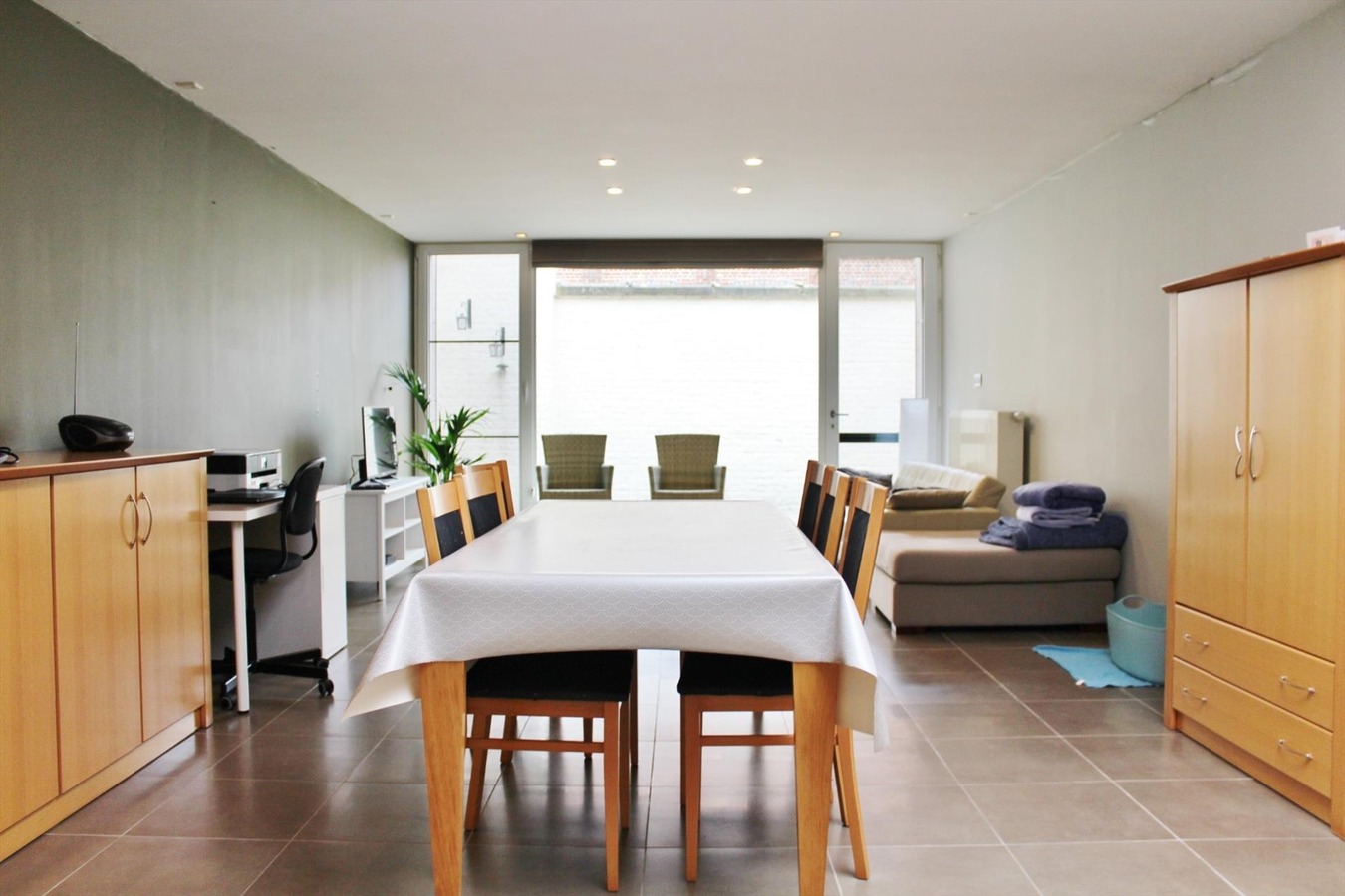 Ruime stadswoning met 2 slaapkamers en garage 