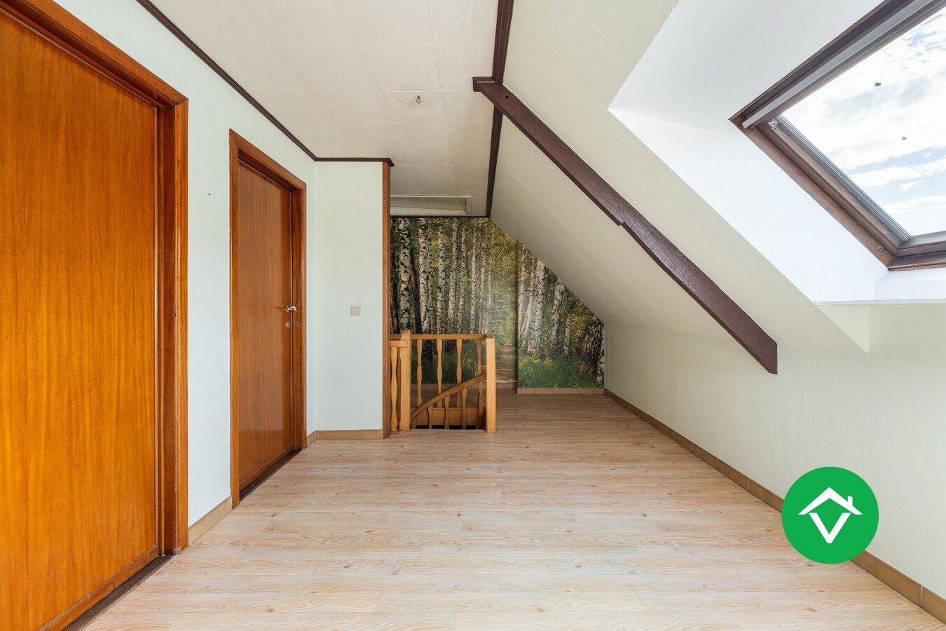 Woning met appartement te koop in het centrum van Eernegem 