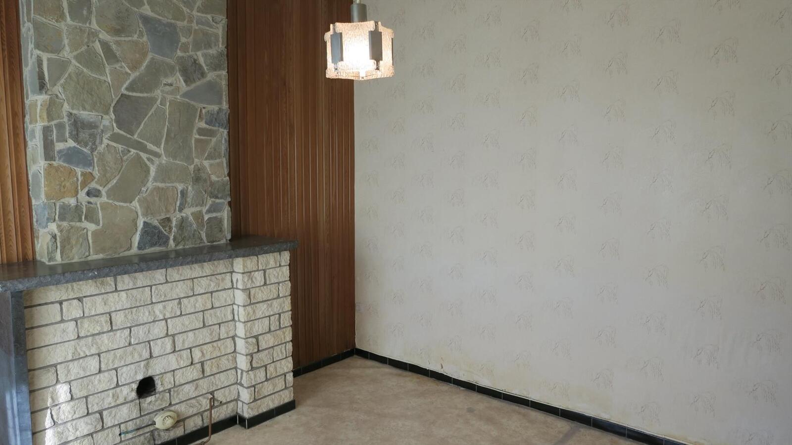 Verrassend ruime halfopen woning op  850 m² 