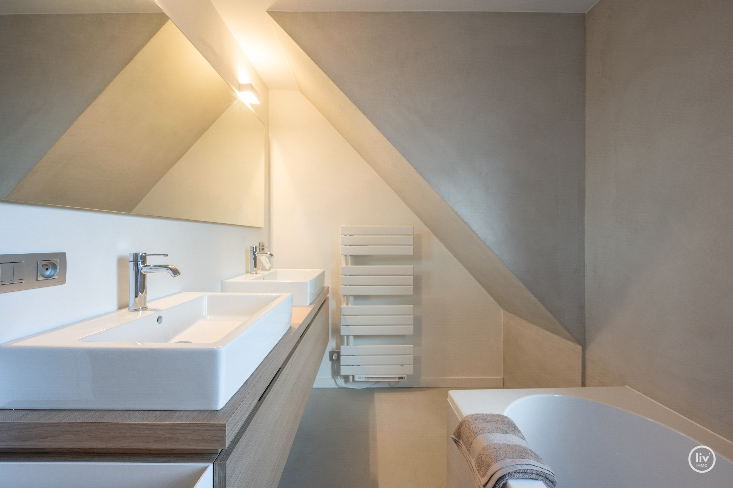Stijlvolle en instapklare duplex met 2 ruime slaapkamers nabij het Rubensplein 