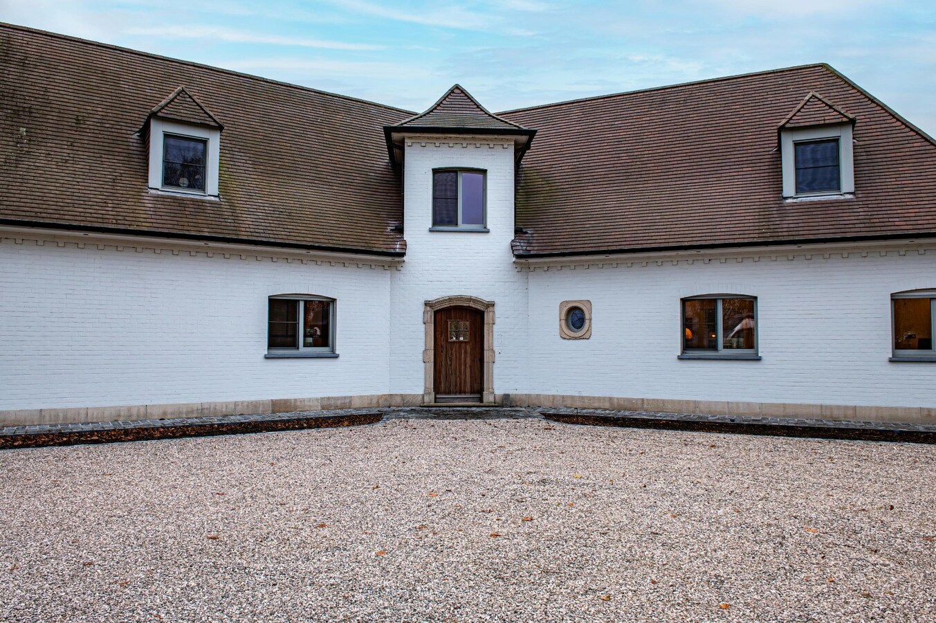 Prachtige landelijke villa met zwemvijver en paardenfaciliteiten 13.459m² 