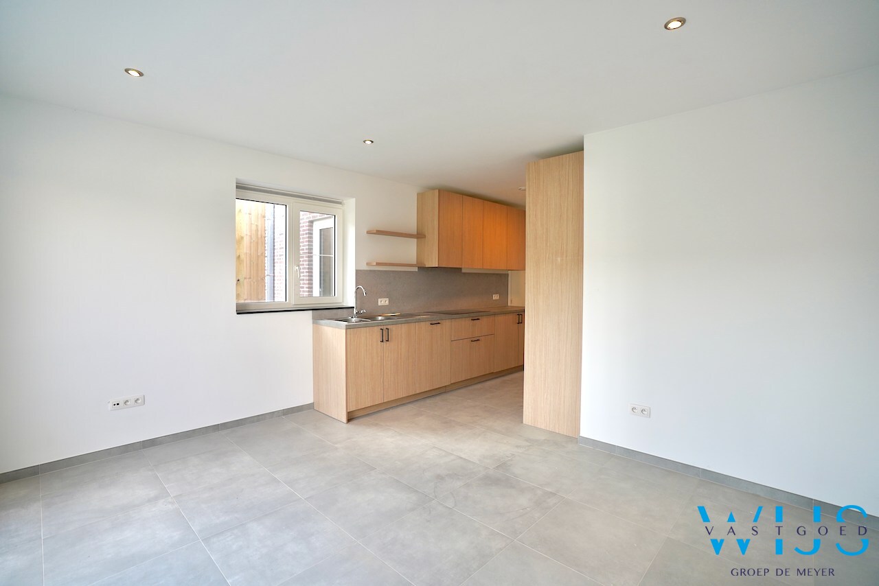 Volledig gerenoveerd woonhuis in hartje Kaprijke ! 