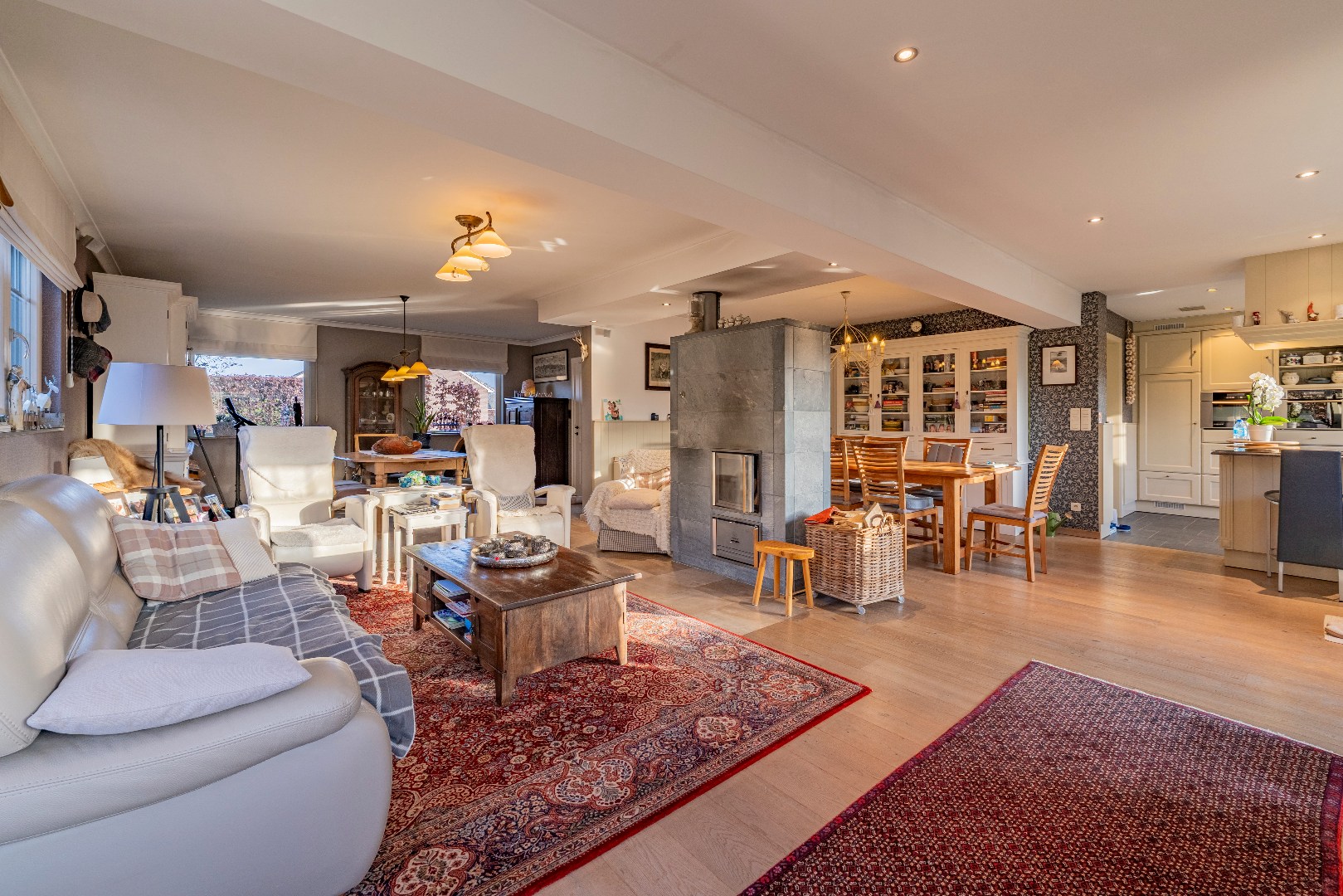 Gerenoveerde open bebouwing te koop te Lievegem 