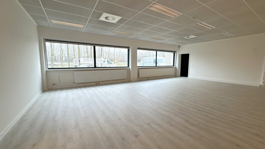 Logistiek bedrijfspand te huur nabij E19 in Mechelen-Noord