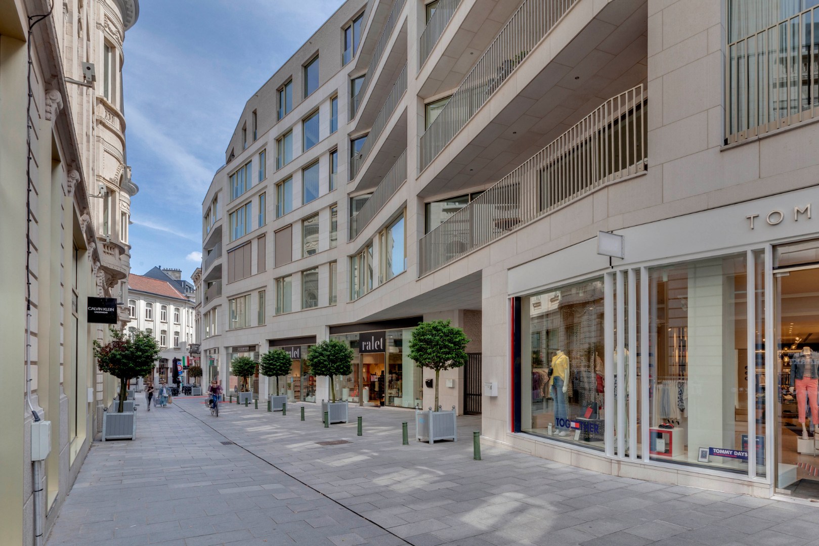 Gemeubeld en luxueus appartement  met parking te Kouterdreef 