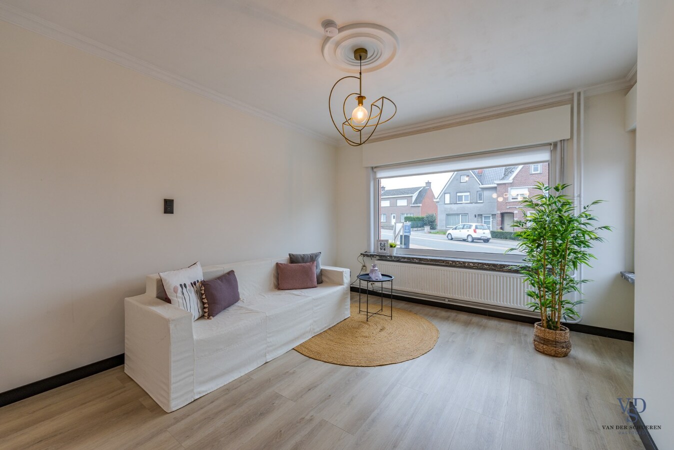 Ruime, deels gerenoveerde Half Open Bebouwing 