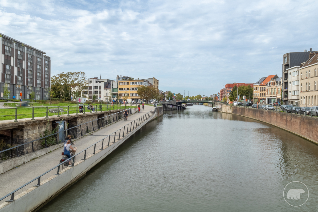 Gerenoveerd appartement aan het Groenevalleipark met ruim terras 