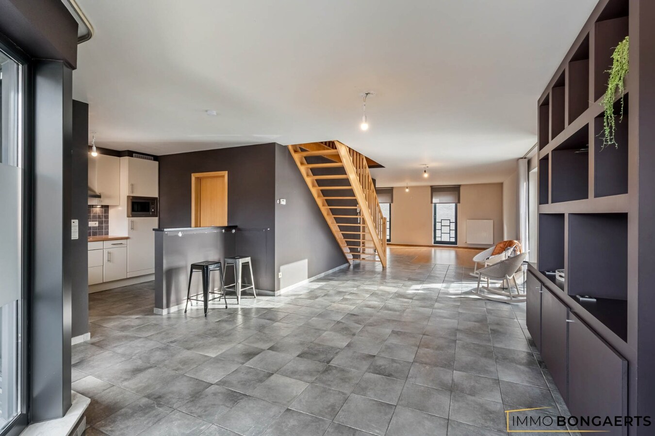 Ruim duplexappartement met 4 slaapkamers 