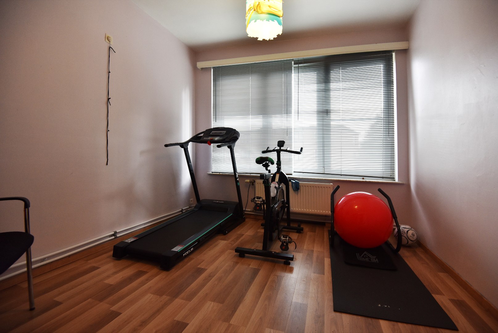 Ruim appartement  (126m²) met 3 slaapkamers en autostaanplaats te Eeklo 