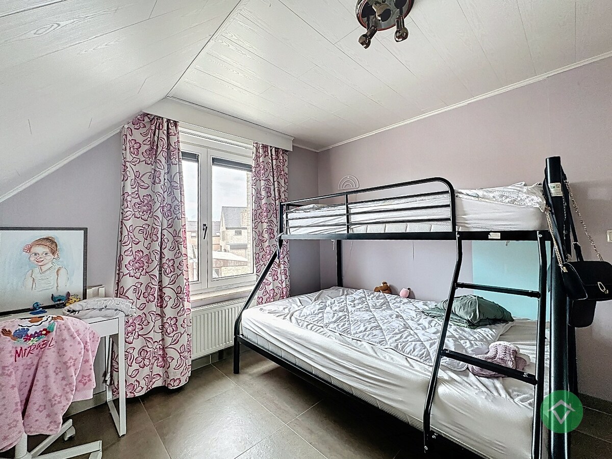 Statige gezinswoning met zonnige tuin, drie slaapkamers en topligging in Leke 