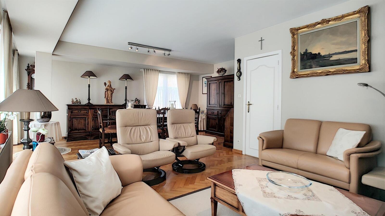 Magnifieke hoekwoning met garage - Heist 