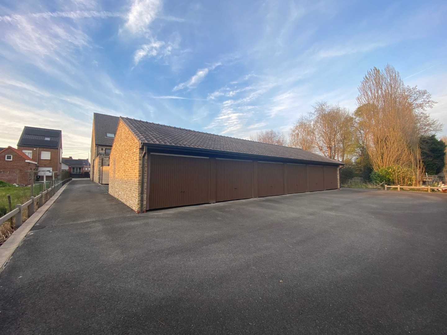 Stijlvolle opbrengsteigendom bestaande uit 6 appartementen en 6 garages! 