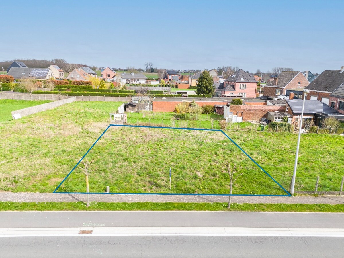 Bouwgrond (374m²) voor OB met 18m straatbreedte op uitstekende ligging 