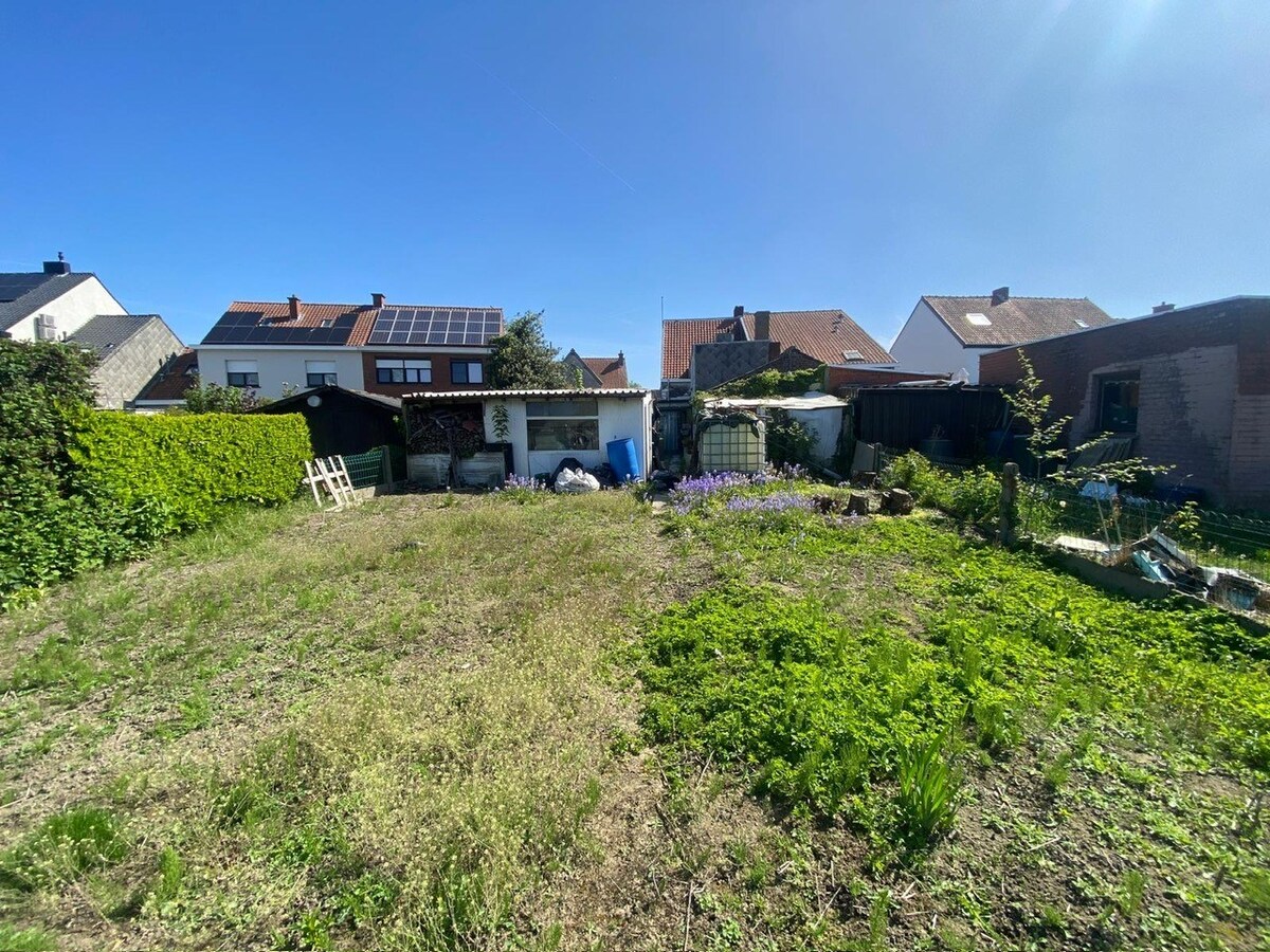 Rijwoning met dubbele garage te Roeselare 