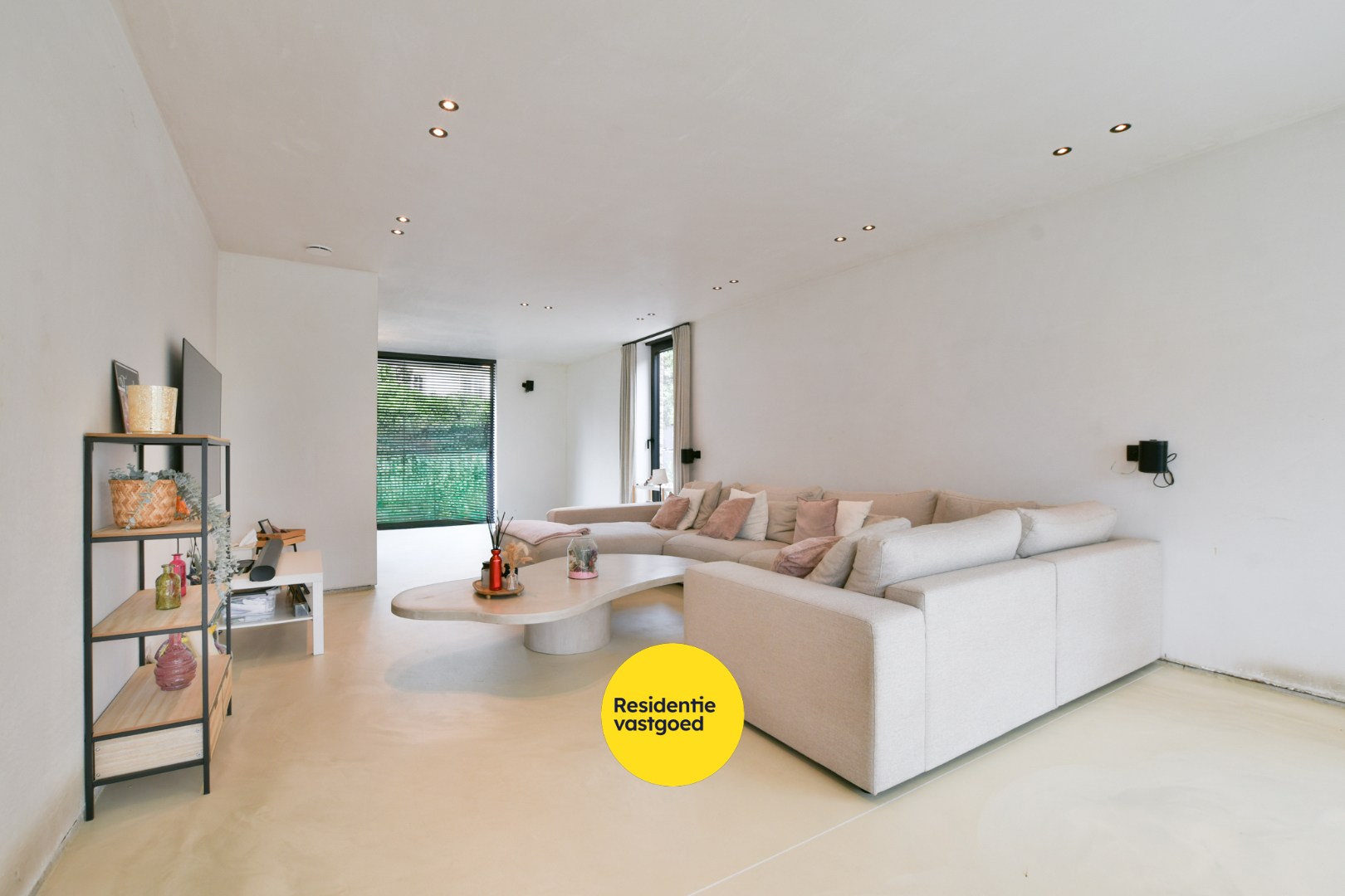 Exclusieve koppelvilla van 348 m² met 6 slaapkamers in rustige woonwijk 