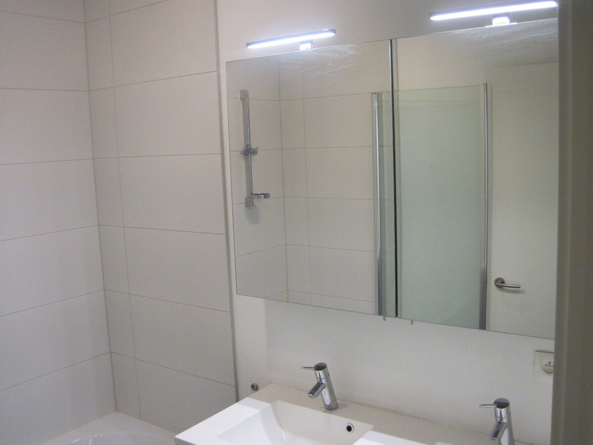 Modern, eigentijds BEN appartement . 