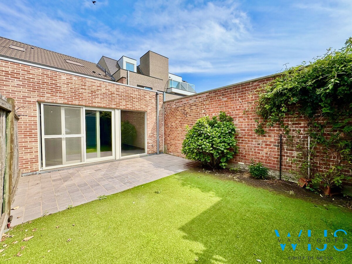Gelijkvloersappartement met tuin en staanplaats te Ertvelde ! 