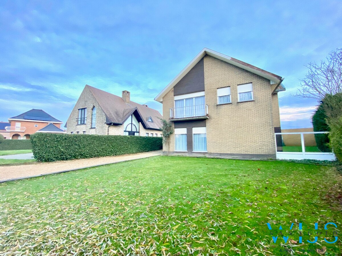 Tof woonhuis met 3 slaapkamers en tuin te Boekhoute ! 