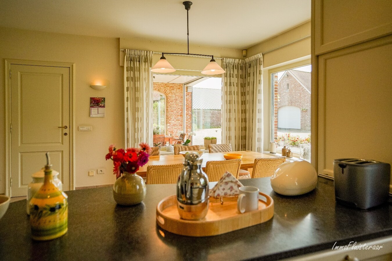 Royale, luxueuze villa met bijgebouwen op ca. 66a te Arendonk 